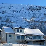 Polar Arctic View - Free Parking! شقة